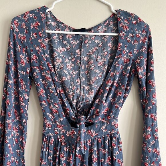 American Eagle Outfitters Floral Front Tie Long Sleeves Dress - Picture 3 of 9